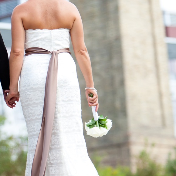 Light Weight Lace Wedding Gown - Picture 3 of 6